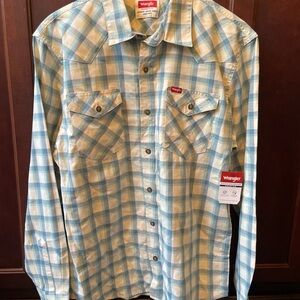 Wrangler Men’s Western Long Sleeve Shirt- Men’s Medium.  Slim Fit Blue Plaid